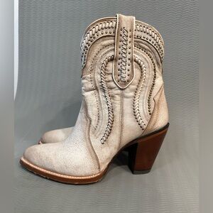RIO GRANDE Stylish Cream Western Ankle Boots